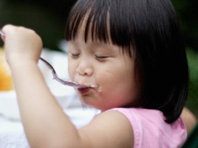 How does the digestive tract work? How does the digestive tract work?